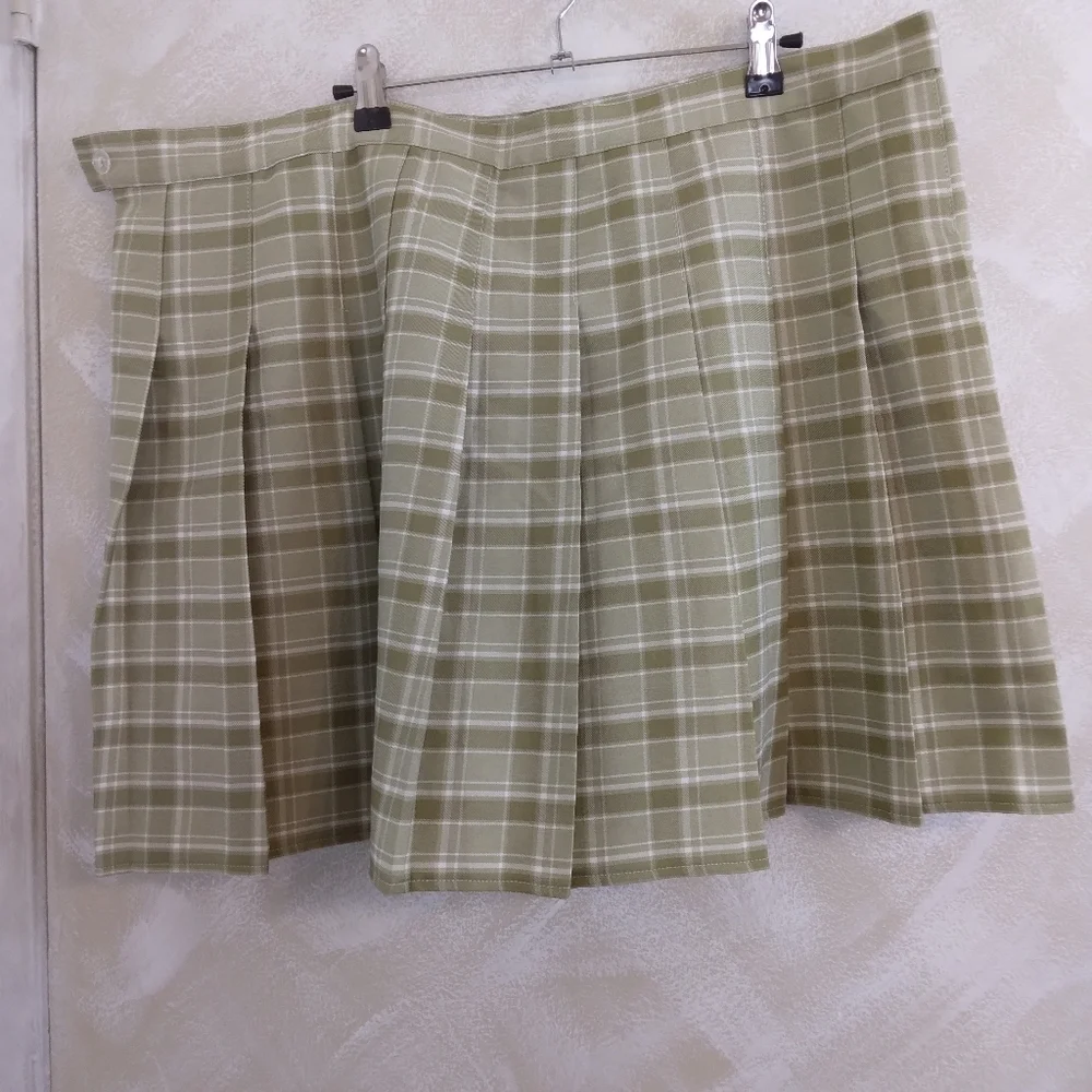 3X Green Plaid Skort
